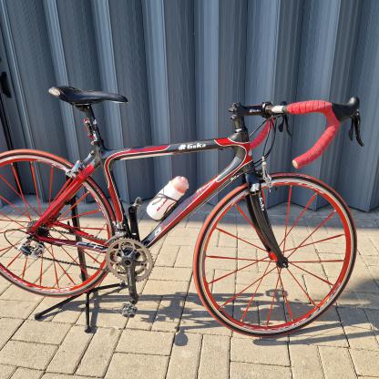 Bicicleta de estrada Goka em Carbono