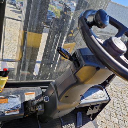 Empilhador Doosan Daewoo - triplex e deslocador lateral