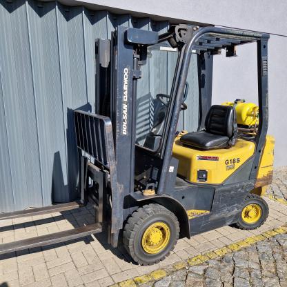 Empilhador Doosan Daewoo - triplex e deslocador lateral